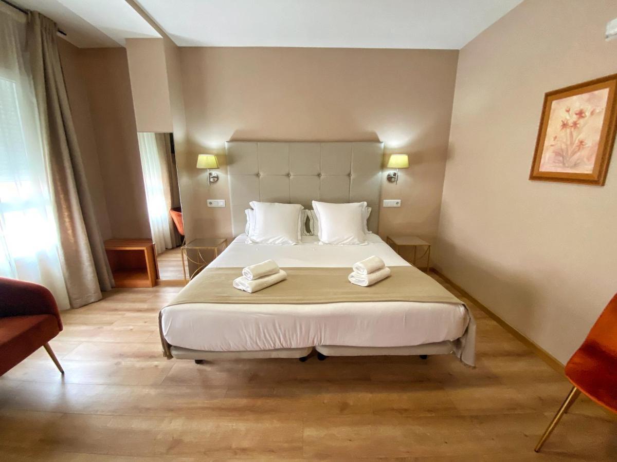 Hotel Ribeira Sacra Монфорте-де-Лемос Экстерьер фото