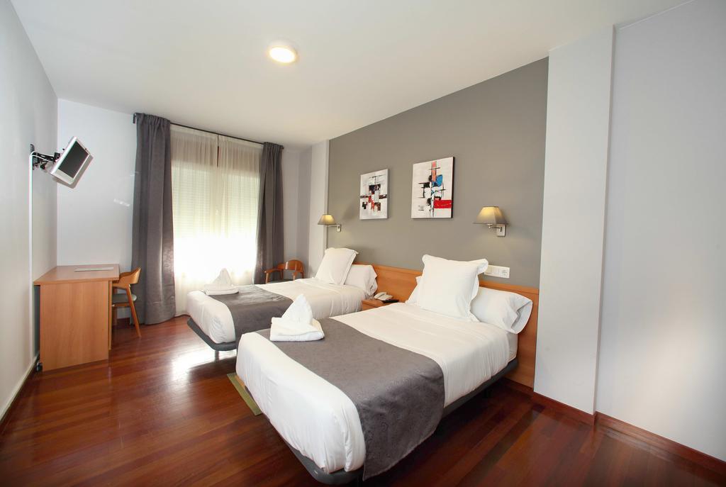 Hotel Ribeira Sacra Монфорте-де-Лемос Номер фото