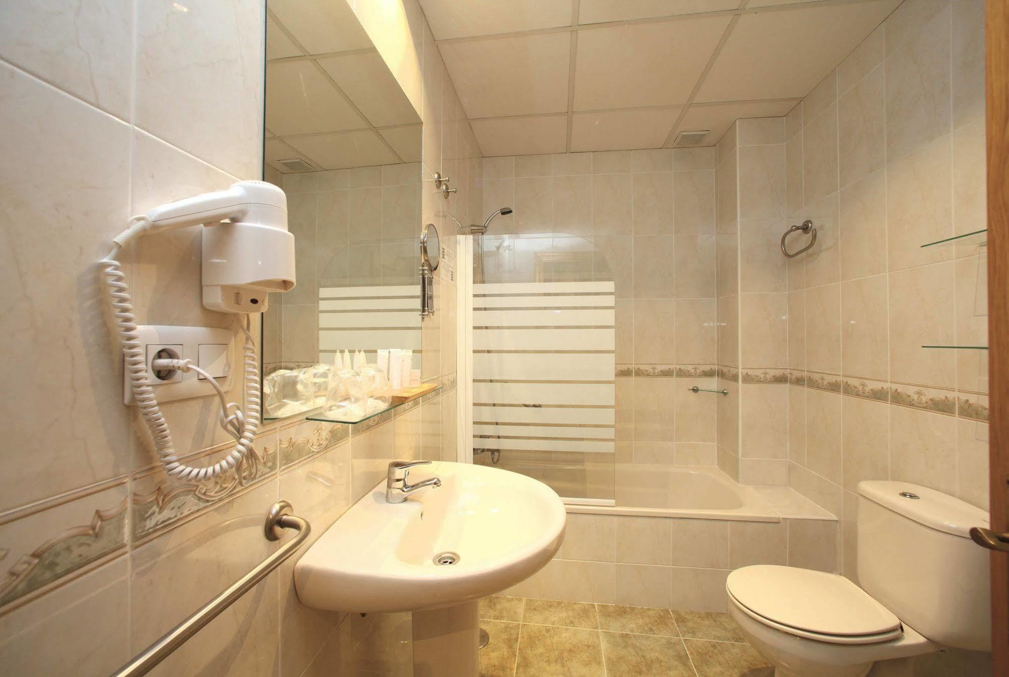 Hotel Ribeira Sacra Монфорте-де-Лемос Экстерьер фото
