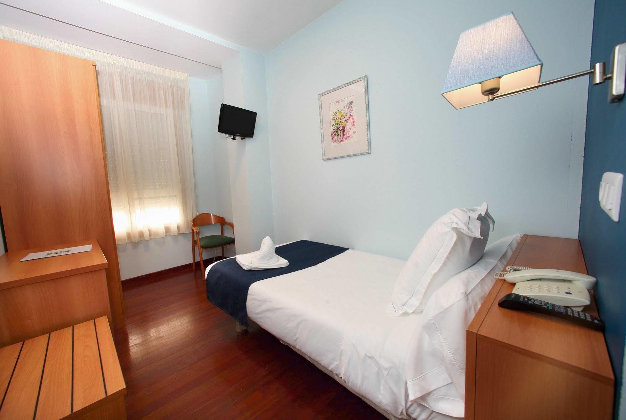 Hotel Ribeira Sacra Монфорте-де-Лемос Экстерьер фото